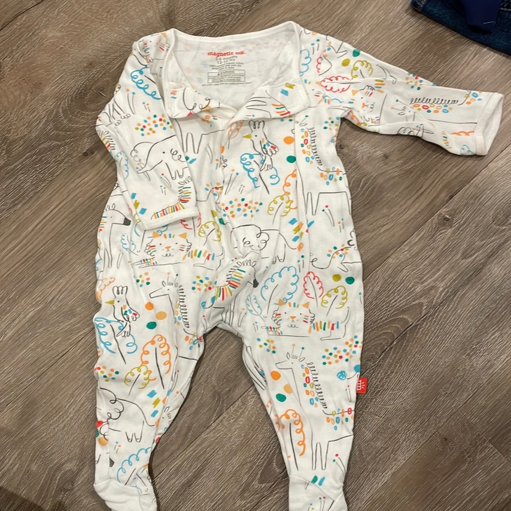 Magnetic Me 3-6mo safari footie